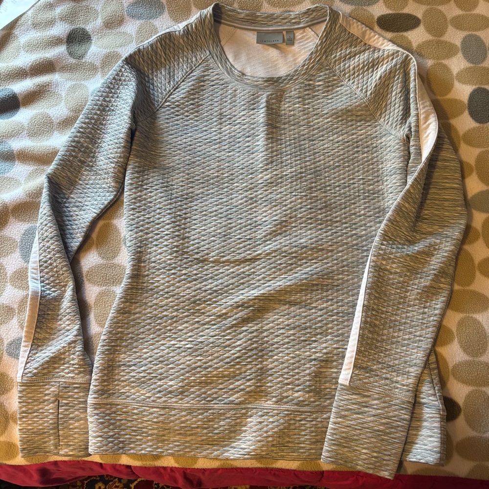 Athleta Small Snowscape Shirt Women’s Pullover Thumb Holes Quilted Gray